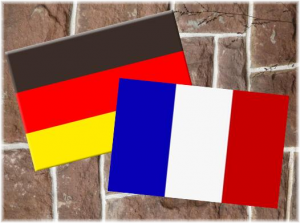 D-F Fahnen mit Mauer